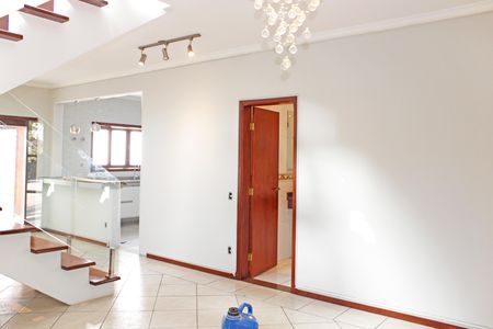 Casa de condomínio para alugar com 180m², 3 quartos e 4 vagasSala