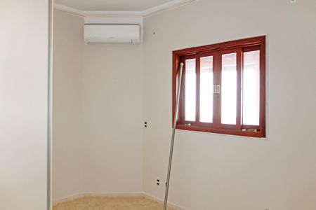 Casa de condomínio para alugar com 180m², 3 quartos e 4 vagasQuarto 1