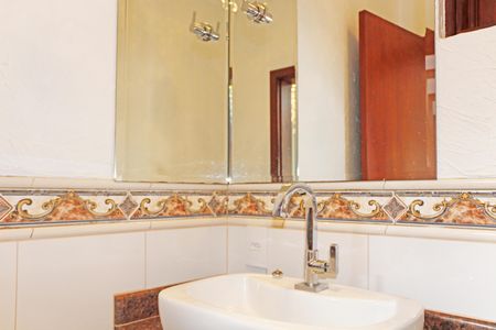 Casa de condomínio para alugar com 180m², 3 quartos e 4 vagasLavabo