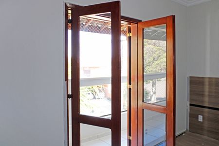 Casa de condomínio para alugar com 180m², 3 quartos e 4 vagasQuarto 2