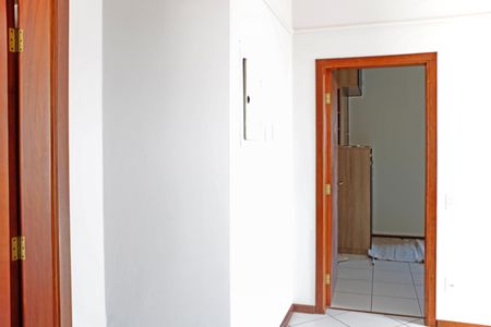 Casa de condomínio para alugar com 180m², 3 quartos e 4 vagasCorredor