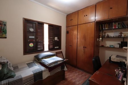 Casa à venda com 292m², 4 quartos e 2 vagas Casa à venda com 292m², 4 quartos e 2 vagasQuarto 2