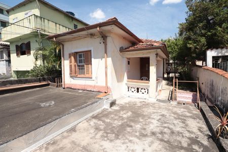 Casa à venda com 292m², 4 quartos e 2 vagas Casa à venda com 292m², 4 quartos e 2 vagasVaranda da Sala