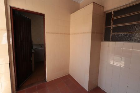 Casa à venda com 292m², 4 quartos e 2 vagas Casa à venda com 292m², 4 quartos e 2 vagasÁrea de Serviço