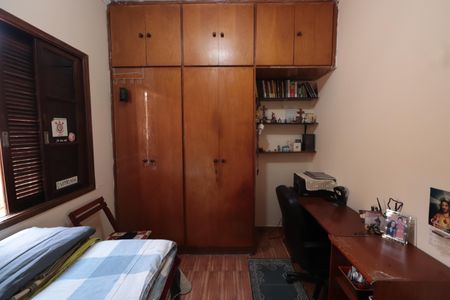 Casa à venda com 292m², 4 quartos e 2 vagas Casa à venda com 292m², 4 quartos e 2 vagasQuarto 2