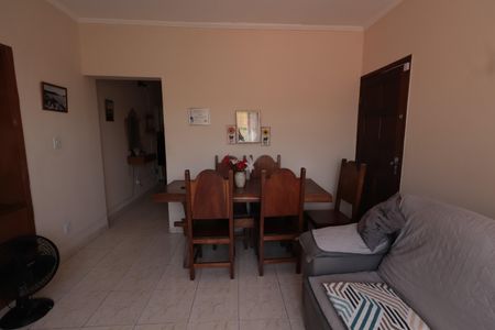 Casa à venda com 292m², 4 quartos e 2 vagas Casa à venda com 292m², 4 quartos e 2 vagasSala