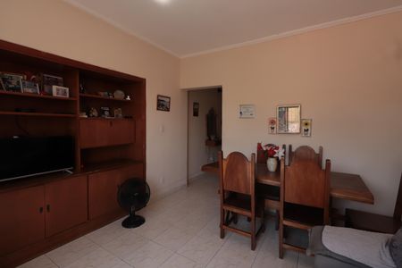 Casa à venda com 292m², 4 quartos e 2 vagas Casa à venda com 292m², 4 quartos e 2 vagasSala