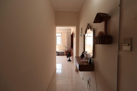 Casa à venda com 292m², 4 quartos e 2 vagas Casa à venda com 292m², 4 quartos e 2 vagasCorredor