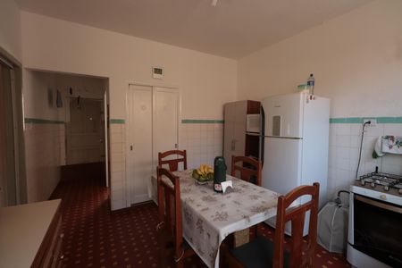 Casa à venda com 292m², 4 quartos e 2 vagas Casa à venda com 292m², 4 quartos e 2 vagasCozinha