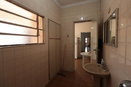 Casa à venda com 292m², 4 quartos e 2 vagas Casa à venda com 292m², 4 quartos e 2 vagasBanheiro 2