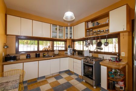 Casa à venda com 440m², 5 quartos e 4 vagas Casa à venda com 440m², 5 quartos e 4 vagasCozinha