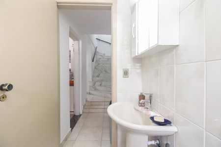 Casa à venda com 225m², 2 quartos e 1 vagaBanheiro Social 