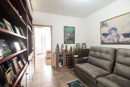 Casa à venda com 225m², 2 quartos e 1 vagaHall de Acesso aos Quartos - Sala de TV