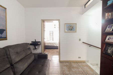 Casa à venda com 225m², 2 quartos e 1 vagaHall de Acesso aos Quartos - Sala de TV