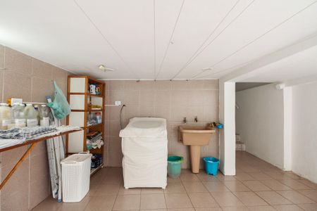 Casa à venda com 225m², 2 quartos e 1 vagaÁrea de Serviço 