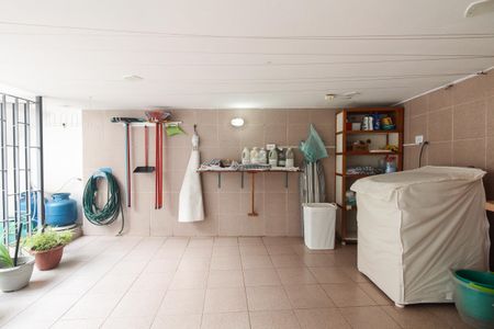 Casa à venda com 225m², 2 quartos e 1 vagaÁrea de Serviço 