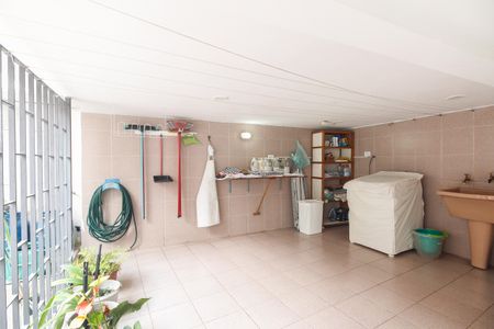 Casa à venda com 225m², 2 quartos e 1 vagaÁrea de Serviço 