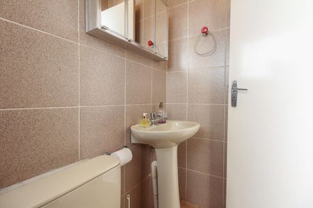 Casa à venda com 225m², 2 quartos e 1 vagaBanheiro de Serviço 