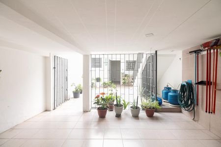 Casa à venda com 225m², 2 quartos e 1 vagaÁrea de Serviço 