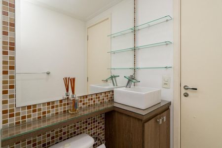 Apartamento à venda com 64m², 2 quartos e 1 vaga Apartamento à venda com 64m², 2 quartos e 1 vagaBanheiro Social