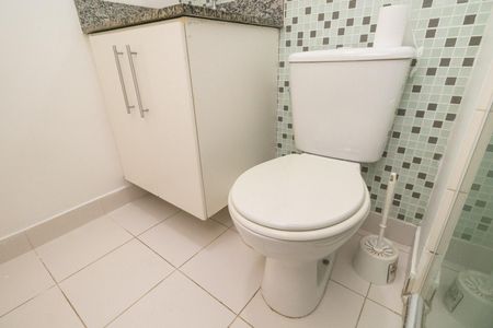 Apartamento à venda com 64m², 2 quartos e 1 vaga Apartamento à venda com 64m², 2 quartos e 1 vagaBanheiro da Suíte
