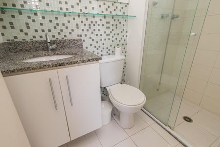 Apartamento à venda com 64m², 2 quartos e 1 vaga Apartamento à venda com 64m², 2 quartos e 1 vagaBanheiro da Suíte