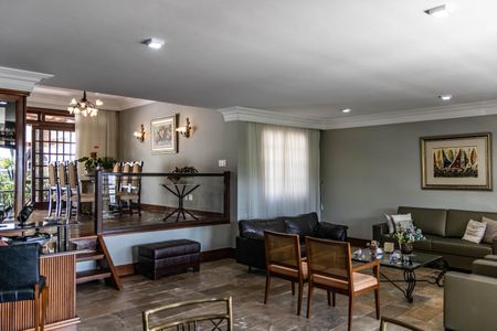 Casa à venda com 450m², 4 quartos e 4 vagas Casa à venda com 450m², 4 quartos e 4 vagasSala 1