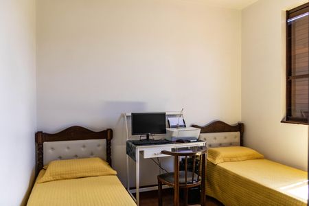 Casa à venda com 450m², 4 quartos e 4 vagas Casa à venda com 450m², 4 quartos e 4 vagasQuarto 2