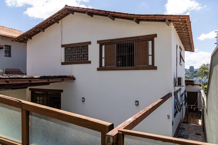 Casa à venda com 450m², 4 quartos e 4 vagas Casa à venda com 450m², 4 quartos e 4 vagasÁrea externa