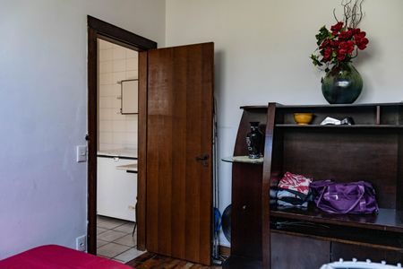 Casa à venda com 450m², 4 quartos e 4 vagas Casa à venda com 450m², 4 quartos e 4 vagasQuarto de Serviço