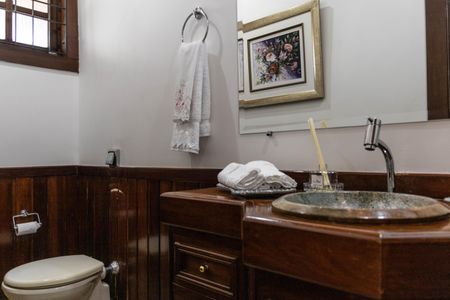 Casa à venda com 450m², 4 quartos e 4 vagas Casa à venda com 450m², 4 quartos e 4 vagasLavabo