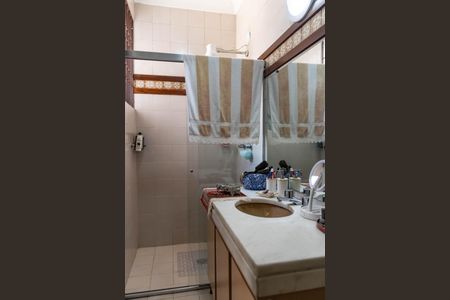 Casa à venda com 450m², 4 quartos e 4 vagas Casa à venda com 450m², 4 quartos e 4 vagasBanheiro da Suíte 2