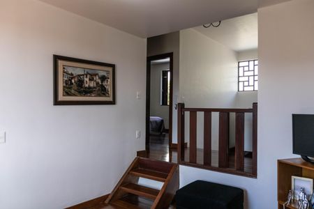 Casa à venda com 450m², 4 quartos e 4 vagas Casa à venda com 450m², 4 quartos e 4 vagasSala 2