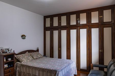 Casa à venda com 450m², 4 quartos e 4 vagas Casa à venda com 450m², 4 quartos e 4 vagasSuíte 2