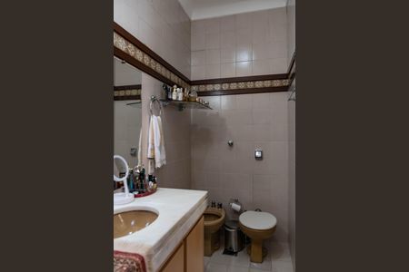 Casa à venda com 450m², 4 quartos e 4 vagas Casa à venda com 450m², 4 quartos e 4 vagasBanheiro da Suíte 2