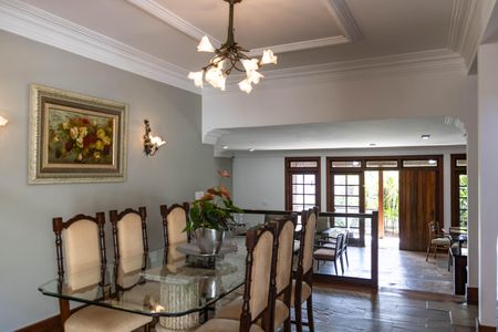 Casa à venda com 450m², 4 quartos e 4 vagas Casa à venda com 450m², 4 quartos e 4 vagasCopa