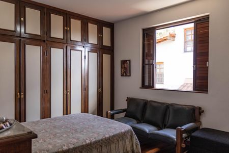 Casa à venda com 450m², 4 quartos e 4 vagas Casa à venda com 450m², 4 quartos e 4 vagasSuíte 2