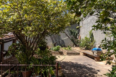 Casa à venda com 450m², 4 quartos e 4 vagas Casa à venda com 450m², 4 quartos e 4 vagasJardim