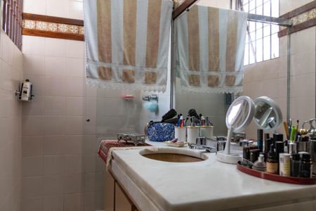 Casa à venda com 450m², 4 quartos e 4 vagas Casa à venda com 450m², 4 quartos e 4 vagasBanheiro da Suíte 2