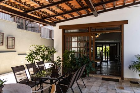 Casa à venda com 450m², 4 quartos e 4 vagas Casa à venda com 450m², 4 quartos e 4 vagasÁrea gourmet