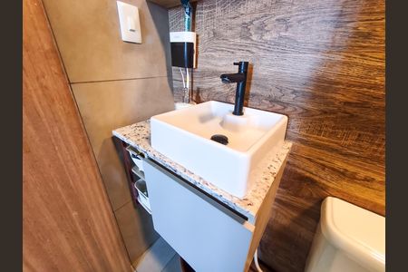Apartamento à venda com 60m², 2 quartos e 1 vaga Apartamento à venda com 60m², 2 quartos e 1 vagaBanheiro da Suíte