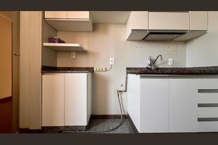 Cozinha de apartamento à venda com 2 quartos, 80m² em São Pedro, Belo Horizonte