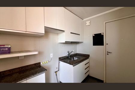 Cozinha de apartamento à venda com 2 quartos, 80m² em São Pedro, Belo Horizonte