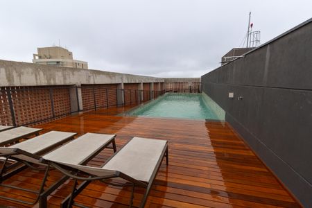 Apartamento à venda com 27m², 1 quarto e sem vagaÁrea comum - Piscina