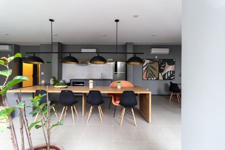 Apartamento à venda com 27m², 1 quarto e sem vagaÁrea comum - Salão de festas