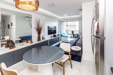 Apartamento para alugar com 66m², 2 quartos e 1 vagaSala