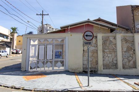 Casa à venda com 140m², 3 quartos e 5 vagasFachada