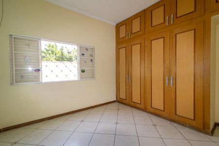 Casa à venda com 140m², 3 quartos e 5 vagasQuarto 2