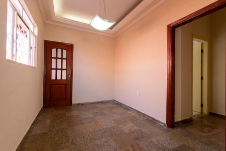 Casa à venda com 140m², 3 quartos e 5 vagasSala