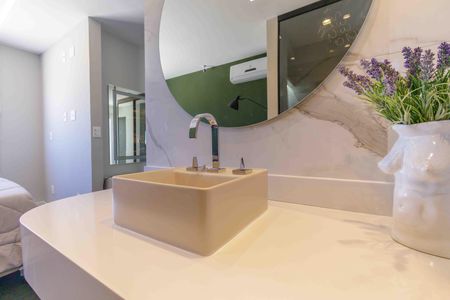 Apartamento à venda com 170m², 3 quartos e 3 vagas Apartamento à venda com 170m², 3 quartos e 3 vagasBanheiro da Suíte